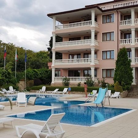 Byala Palace Apartments Exteriör bild