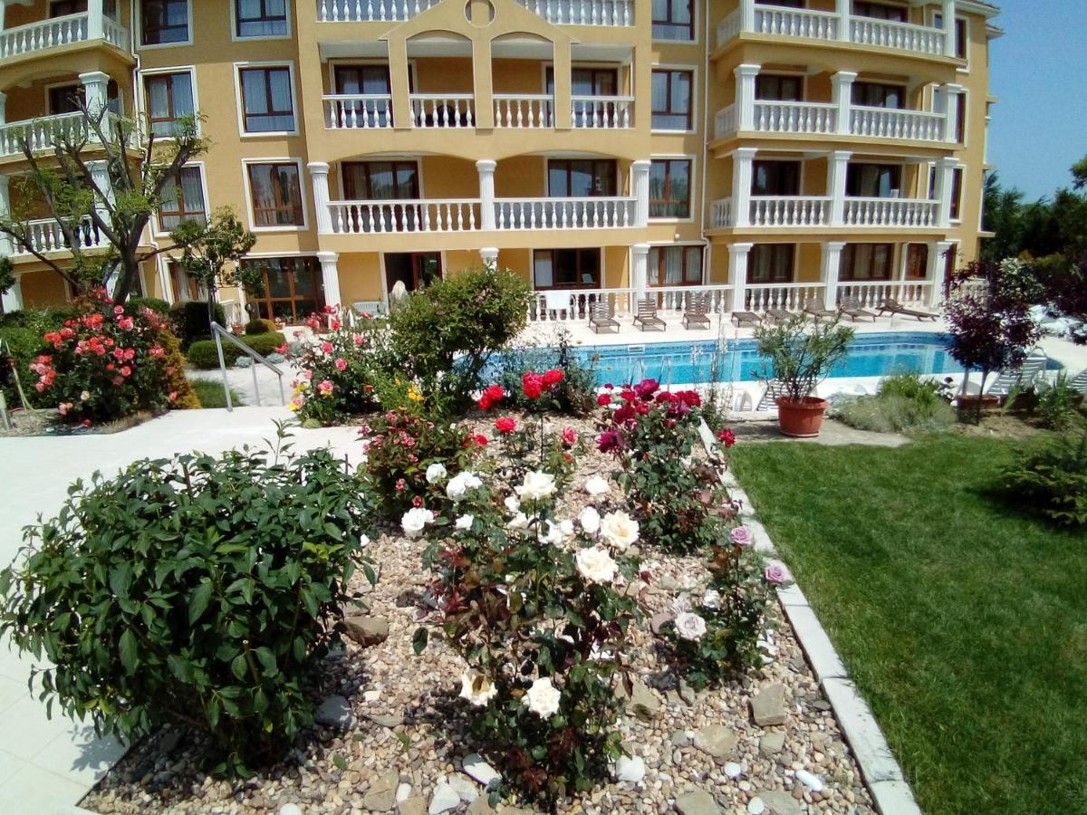 Byala Palace Apartments Exteriör bild